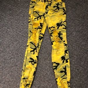 Yellow distressed skinny jean